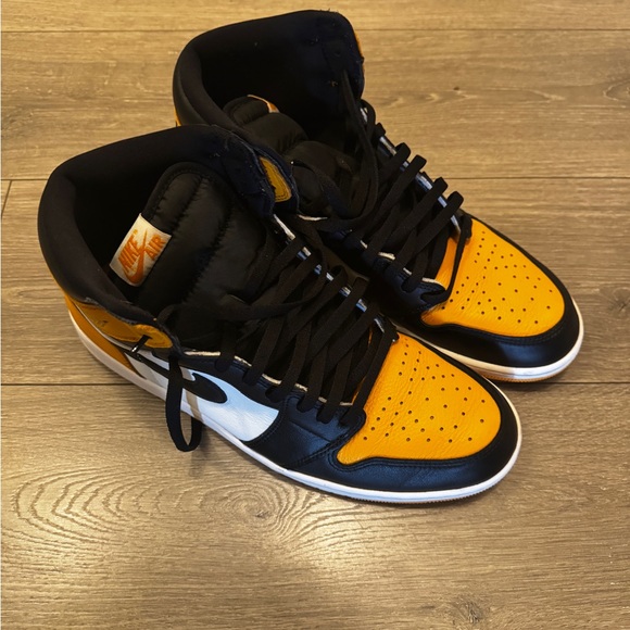Nike Men's Black, Orange, and White Sneakers - Picture 1 of 4